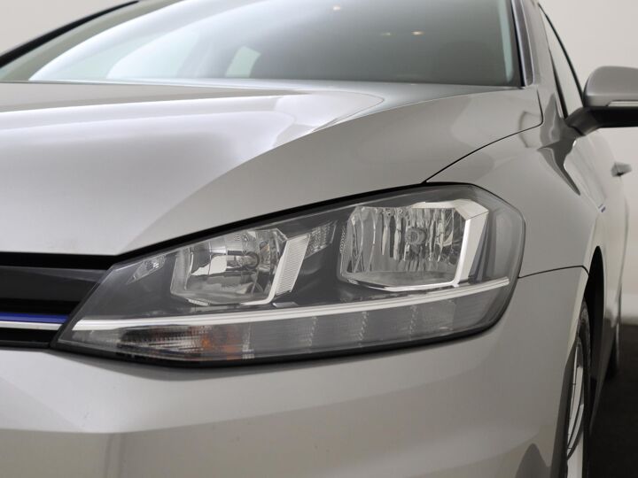 Volkswagen Golf 1.5 TSI Comfortline | 130 PK | DAB | Stoelverwarming | Lichtmetalen Velgen 16” | Apple CarPlay |