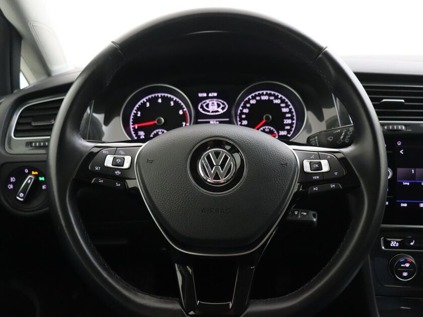 Volkswagen Golf 1.5 TSI Comfortline | 130 PK | DAB | Stoelverwarming | Lichtmetalen Velgen 16” | Apple CarPlay |