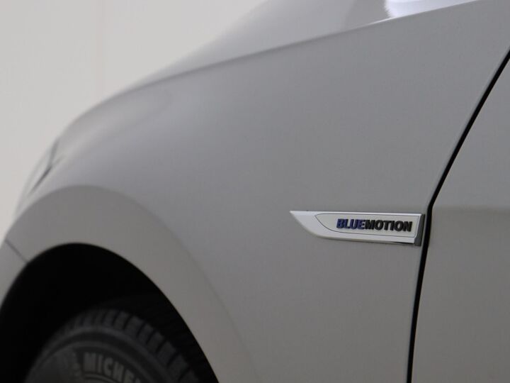 Volkswagen Golf 1.5 TSI Comfortline | 130 PK | DAB | Stoelverwarming | Lichtmetalen Velgen 16” | Apple CarPlay |