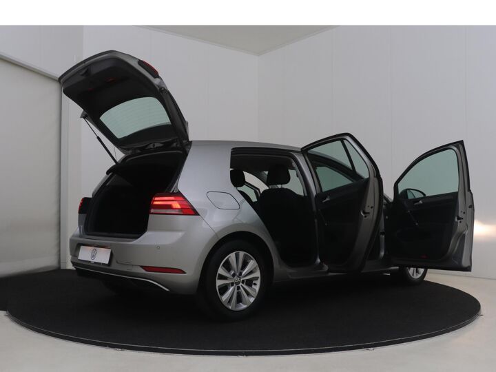 Volkswagen Golf 1.5 TSI Comfortline | 130 PK | DAB | Stoelverwarming | Lichtmetalen Velgen 16” | Apple CarPlay |