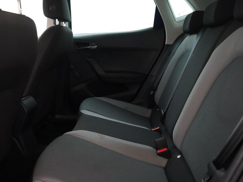 SEAT Ibiza 1.0 TSI Style Business Intense | 95 PK | Achteruitrijcamera | Navigatie | Apple CarPlay / Android Auto | Multifunctioneel Stuurwiel | Getint Glas |