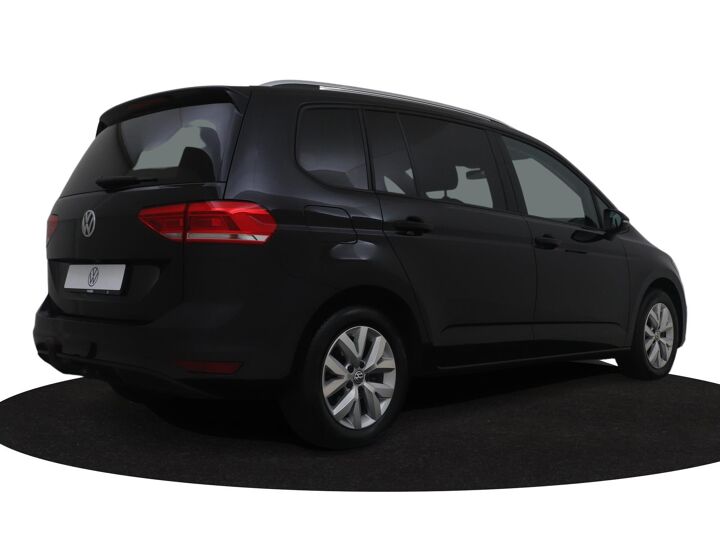 Volkswagen Touran 1.0 TSI Comfortline Business 7p | 115PK | Cruise Control | Stoelverwarming | Extra Getint Glas | DAB | 7 zitplaatsen