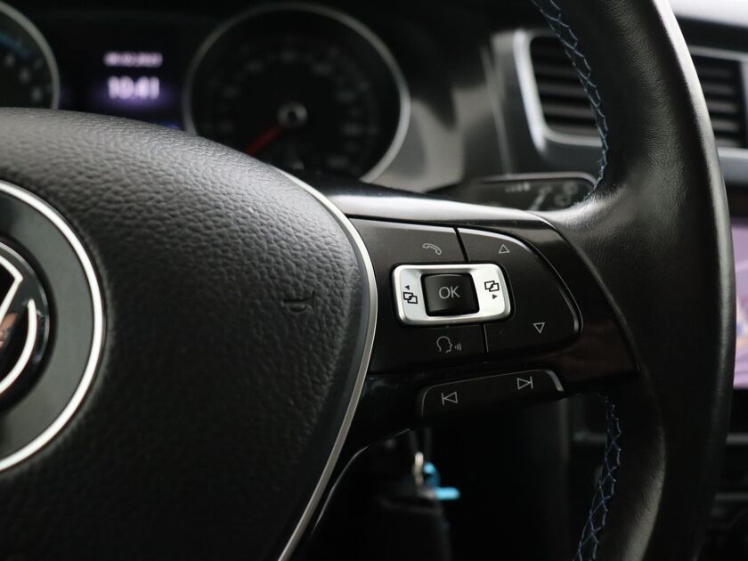 Volkswagen e-Golf e-Golf | 135PK | Apple CarPlay | Warmtepomp | Extra Getint Glas | Navigatiesysteem |