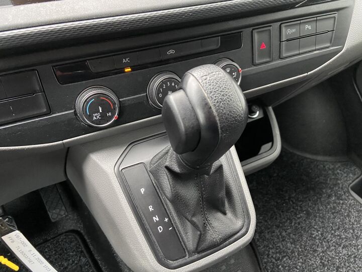 VW-Bedrijfswagens Transporter 2.0 TDI 150 PK L2H1 28 Comfortline | DSG | Camera | App-Connect | Trekhaak |