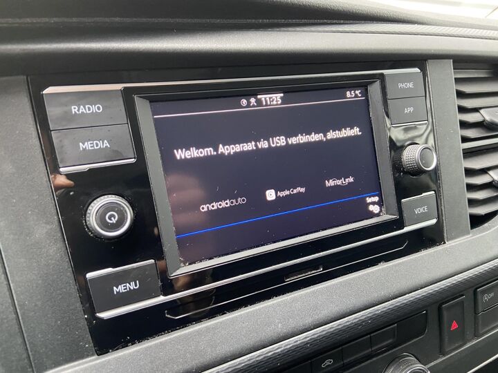 VW-Bedrijfswagens Transporter 2.0 TDI 150 PK L2H1 28 Comfortline | DSG | Camera | App-Connect | Trekhaak |