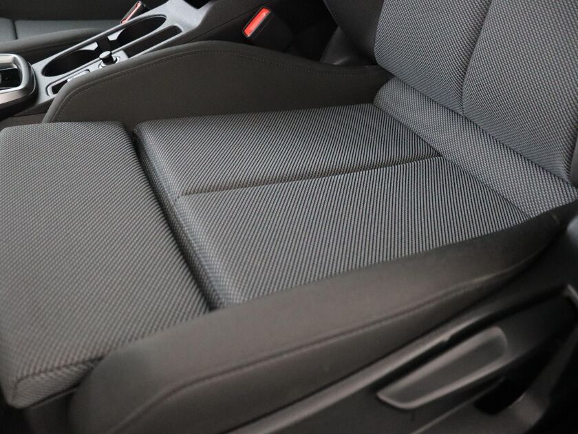 Audi A3 Sportback 35 TFSI Business edition | 150 PK | Automaat | Parkeersensoren | Navigatie | Apple CarPlay Android Auto | LM 17” | Cruise Contol |