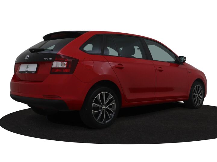 Škoda Rapid Spaceback 1.0 TSI Greentech Drive | 95 PK | Stoelverwarming | Parkeersensoren | Multifunctioneel Stuurwiel | Panoramadak | Velgen LM 17” |