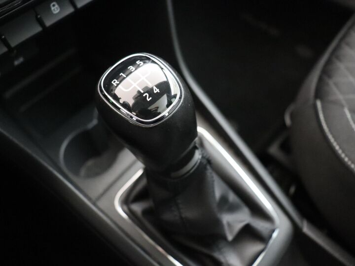Škoda Rapid Spaceback 1.0 TSI Greentech Drive | 95 PK | Stoelverwarming | Parkeersensoren | Multifunctioneel Stuurwiel | Panoramadak | Velgen LM 17” |