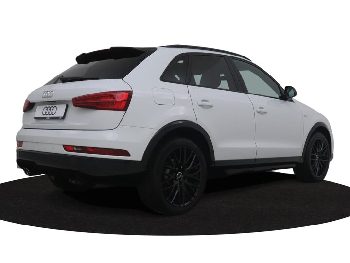 Audi Q3 1.4 TFSI CoD Sport | 150 PK | Automaat | Panoramadak | Navigatie | Velgen LM 19” | Getint Glas | Parkeersensoren |