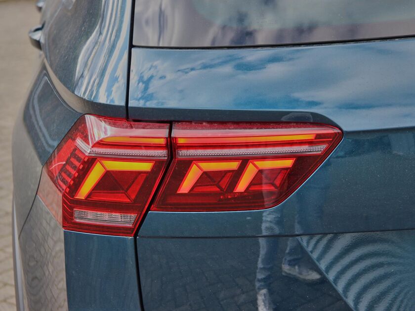 Volkswagen Tiguan R-Line Business 1.5 110 kW / 150 pk TSI SUV 7 vers n. DSG