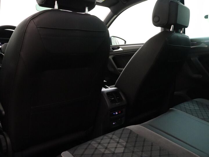 Volkswagen Tiguan R-Line Business 1.5 110 kW / 150 pk TSI SUV 7 vers n. DSG