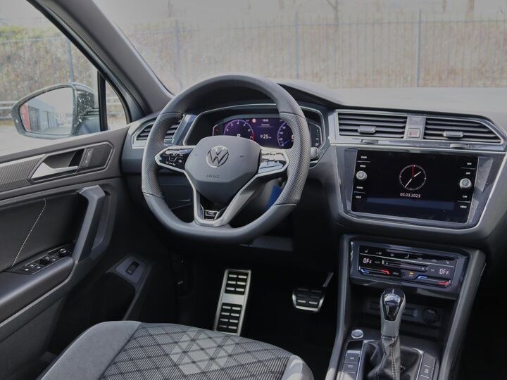 Volkswagen Tiguan R-Line Business 1.5 110 kW / 150 pk TSI SUV 7 vers n. DSG