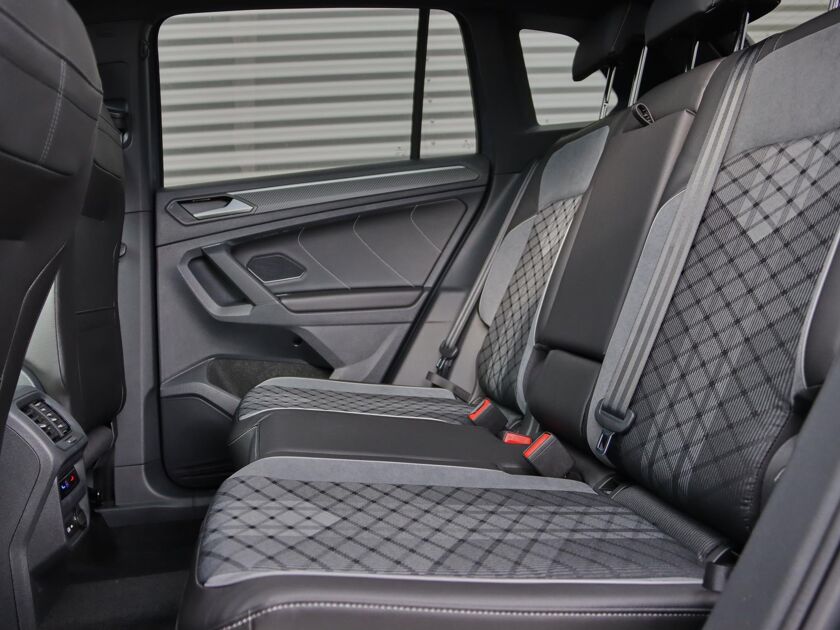 Volkswagen Tiguan R-Line Business 1.5 110 kW / 150 pk TSI SUV 7 vers n. DSG