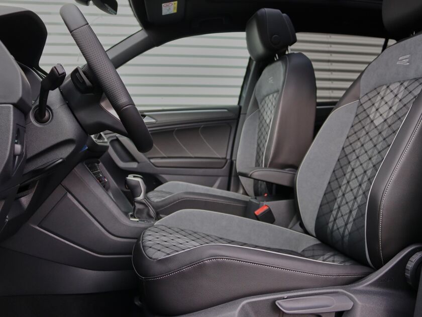 Volkswagen Tiguan R-Line Business 1.5 110 kW / 150 pk TSI SUV 7 vers n. DSG