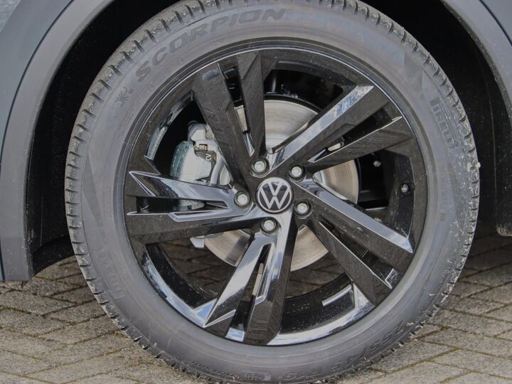 Volkswagen Tiguan R-Line Business 1.5 110 kW / 150 pk TSI SUV 7 vers n. DSG