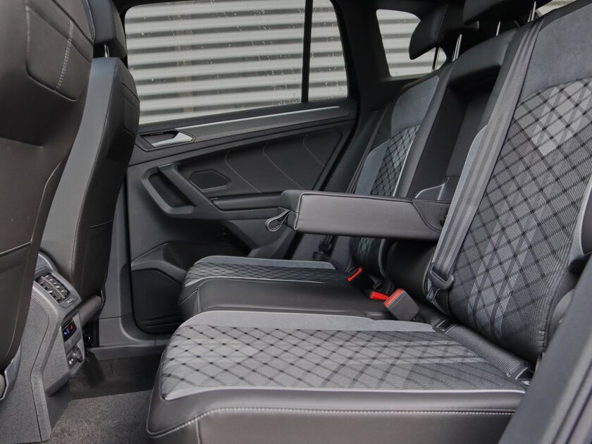 Volkswagen Tiguan R-Line Business 1.5 110 kW / 150 pk TSI SUV 7 vers n. DSG
