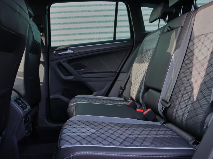 Volkswagen Tiguan R-Line Business 1.5 110 kW / 150 pk TSI SUV 7 vers n. DSG