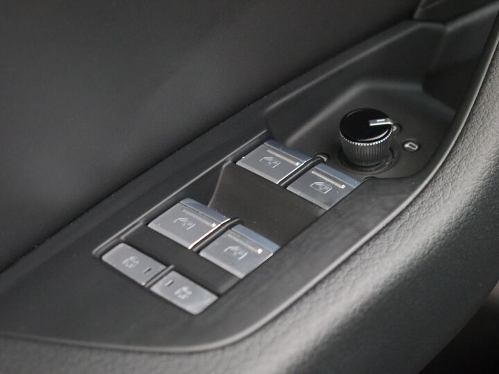 Audi A6 Avant 40 TFSI S edition | 204 PK | Automaat | Stoelverwarming | DAB | Navigatie | Achteruitrijcamera | Velgen LM 19” |