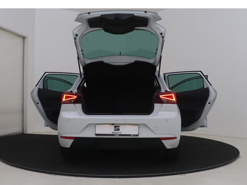 SEAT Ibiza 1.0 TSI Style Business Intense | 95 PK | Getint Glas | Navigatie | Achteruitrijcamera | Apple CarPlay / Android Auto | Multifunctioneel Stuurwiel |