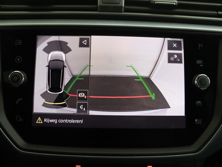 SEAT Arona 1.0 TSI Style Business Intense | 95 PK | Achteruitrijcamera | Navigatie | Apple CarPlay / Android Auto | Velgen LM 17” | Led Verlichting |