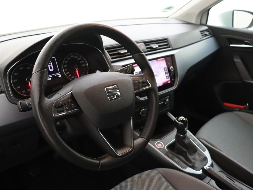 SEAT Arona 1.0 TSI Style Business Intense | 95 PK | Achteruitrijcamera | Navigatie | Apple CarPlay / Android Auto | Velgen LM 17” | Led Verlichting |
