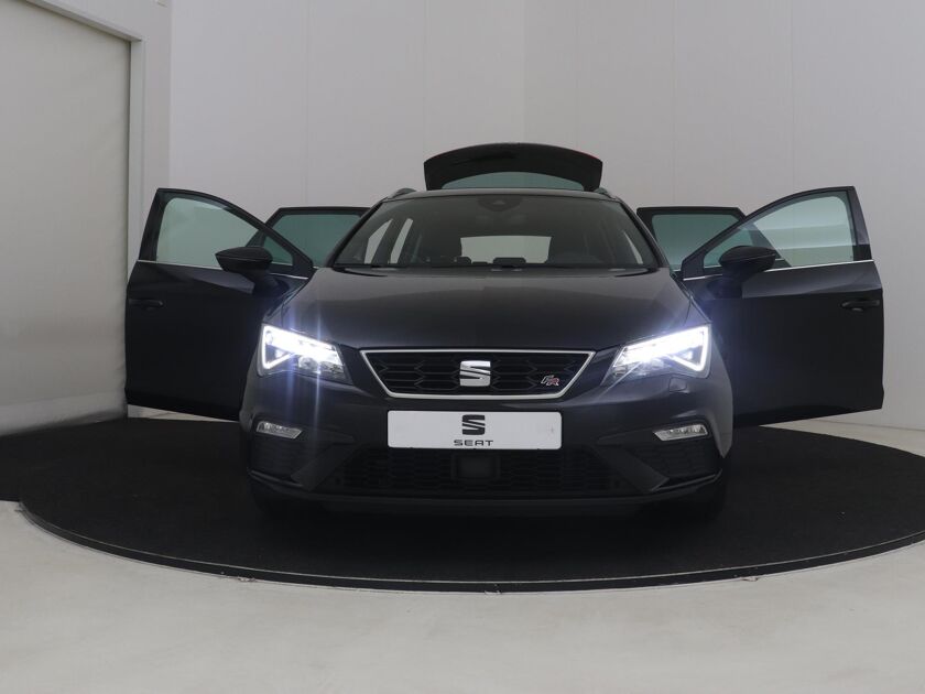 SEAT Leon ST 1.5 TSI FR Ultimate Edition | 150 PK | Automaat | Navigatie | Achteruitrijcamera | Apple CarPlay / Android Auto | Led Verlichting | Velgen LM 18” |