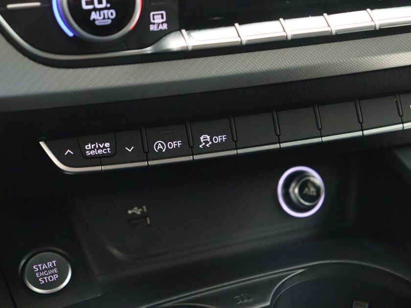 Audi A4 Avant 2.0 TFSI MHEV Sport Lease Edition | 190 PK | Automaat | Cruise Control | Getint glas | Navigatiesysteem |