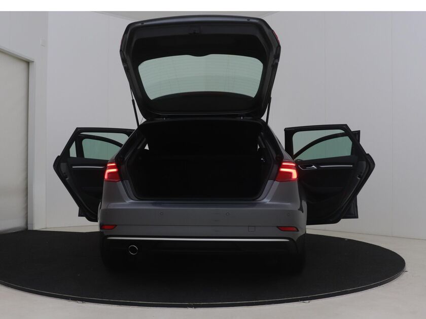 Audi A3 Sportback 30 TFSI Advance | 115 PK | Navigatie | Led Verlichting | Velgen LM 17” | Bluetooth | Cruise Control |