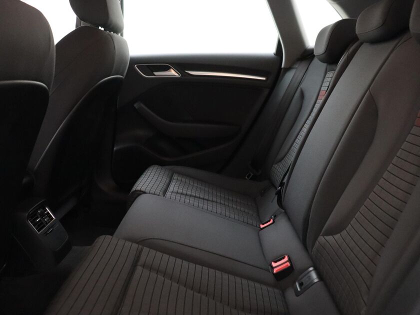 Audi A3 Sportback 30 TFSI Advance | 115 PK | Navigatie | Led Verlichting | Velgen LM 17” | Bluetooth | Cruise Control |