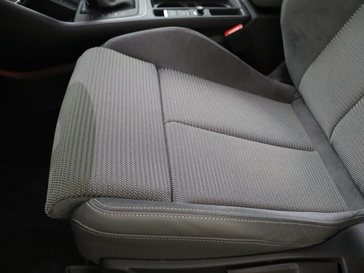 Audi Q3 35 TFSI Advanced edition Plus | 150 PK | Automaat | Parkeersensoren | Navigatie | Apple CarPlay / Android Auto | Velgen LM 18” | Multifunctioneel Stuurwiel |