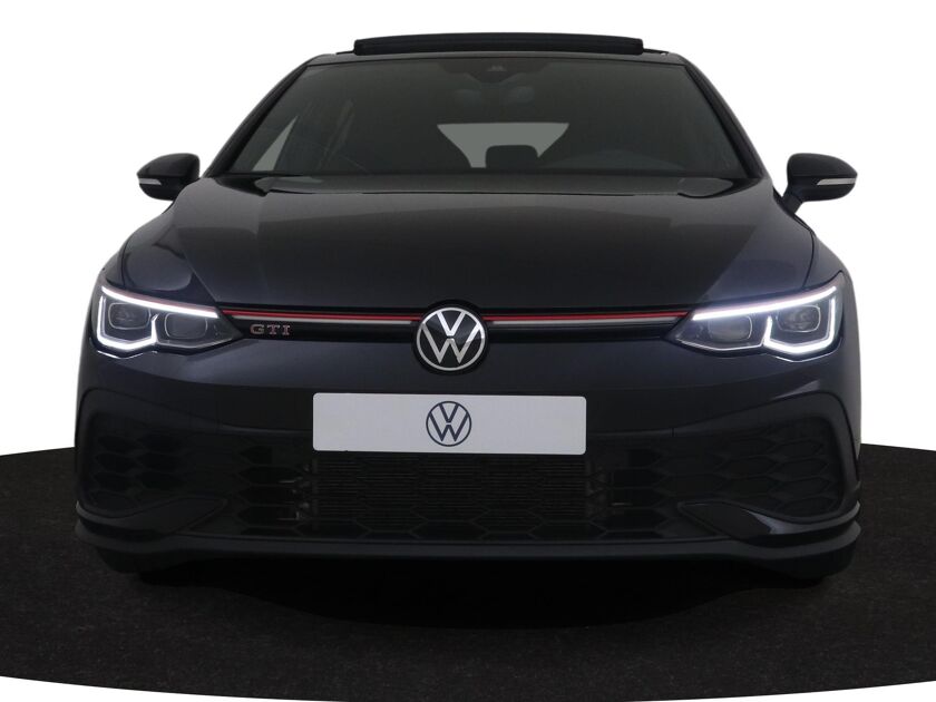 Volkswagen Golf 2.0 GTI Clubsport 45 Oettinger Akrapovic | Automaat | Panoramadak | Harman-Kardon | 19"Lichtmetalen velgen | Achteruitrijcamera