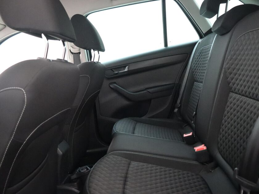 Škoda Fabia Combi 1.0 TSI Drive | 95 PK | Parkeersensoren | DAB | Airco | Navigatie | Velgen LM 16” |