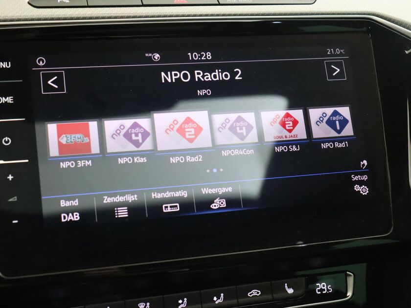 Volkswagen Passat Variant 1.4 TSI ACT Highline Business R | DSG | 150 PK | Panoramadak | Navigatiesysteem | Automaat | Lederen bekleding | 17"Lichtmetalen velgen |