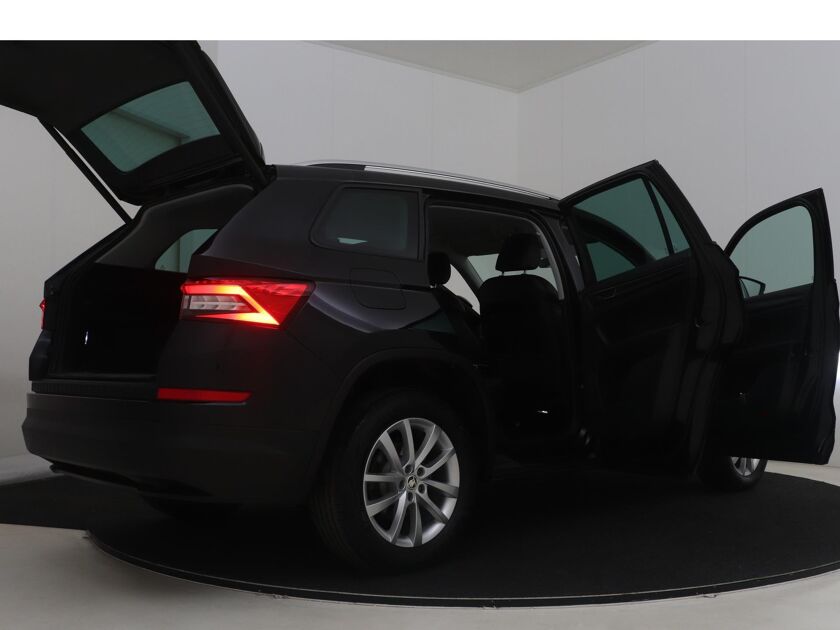 Škoda Kodiaq 1.5 TSI Business Edition Plus | 150 PK | Automaat | Navigatie | Achteruitrijcamera | DAB | Led Verlichting | Multifunctioneel Stuurwiel |