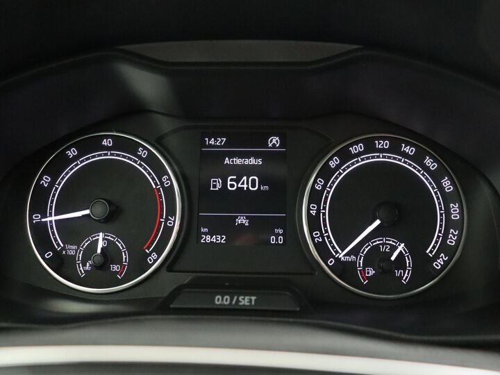 Škoda Kamiq 1.0 TSI 95pk Active | Airco | Bluetooth | Lane-assist | DAB |