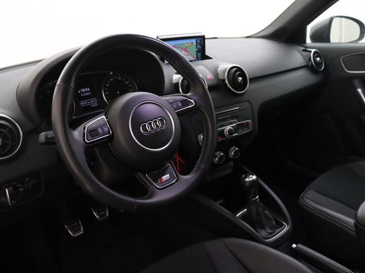 Audi A1 1.0 TFSI Advance Sport | 95 PK | Navigatie | Led Dagrijverlichting | Leren Bekleding | S line Interieur | S line Exterieur |
