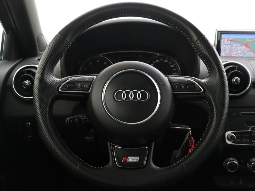Audi A1 1.0 TFSI Advance Sport | 95 PK | Navigatie | Led Dagrijverlichting | Leren Bekleding | S line Interieur | S line Exterieur |