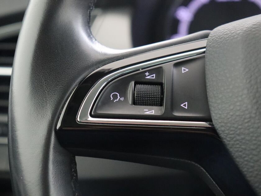 Škoda Fabia 1.0 Clever | 75 PK | Navigatie | DAB | Parkeersensoren | Airco | Multifunctioneel Stuurwiel |