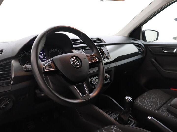 Škoda Fabia 1.0 Clever | 75 PK | Navigatie | DAB | Parkeersensoren | Airco | Multifunctioneel Stuurwiel |