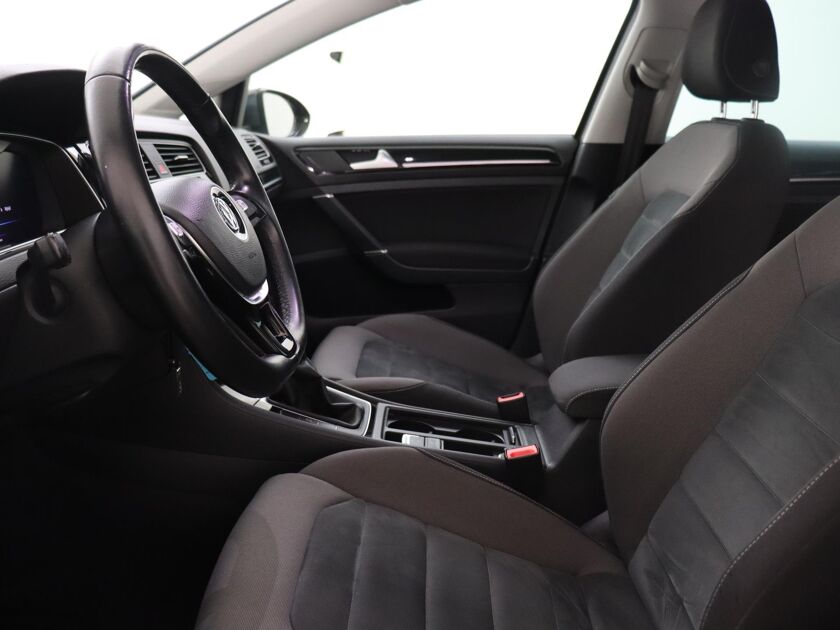 Volkswagen Golf Variant 1.5 TSI Highline | 130 PK | Apple CarPlay | Led Lampen | Cruise Control | DAB |