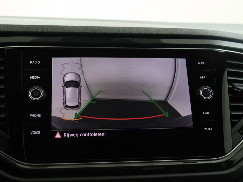 Volkswagen T-Roc 1.5 TSI Sport | 150 PK | Navigatie | DAB | Parkeersensoren | Achteruitrijcamera | Apple CarPlay / Android Auto |