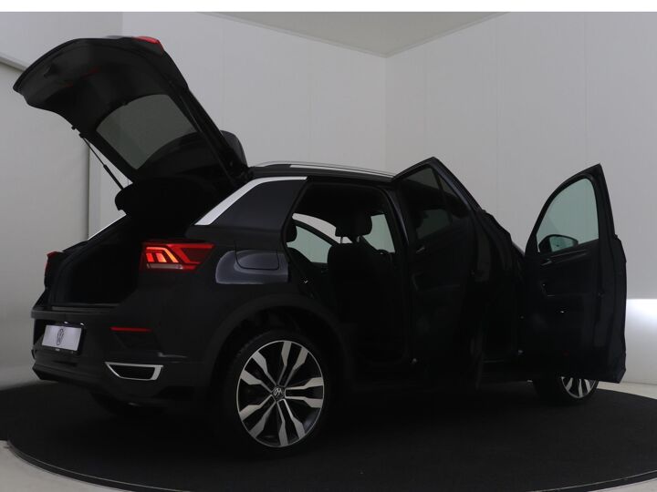 Volkswagen T-Roc 1.5 TSI Sport | 150 PK | Navigatie | DAB | Parkeersensoren | Achteruitrijcamera | Apple CarPlay / Android Auto |
