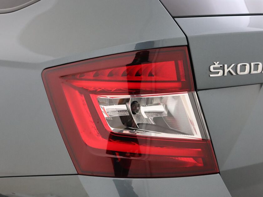 Škoda Fabia Combi 1.0 Business Edition | 75 PK | DAB | Parkeersensoren | Apple CarPlay/ Android auto |  Led Verlichting | Getint Glas |