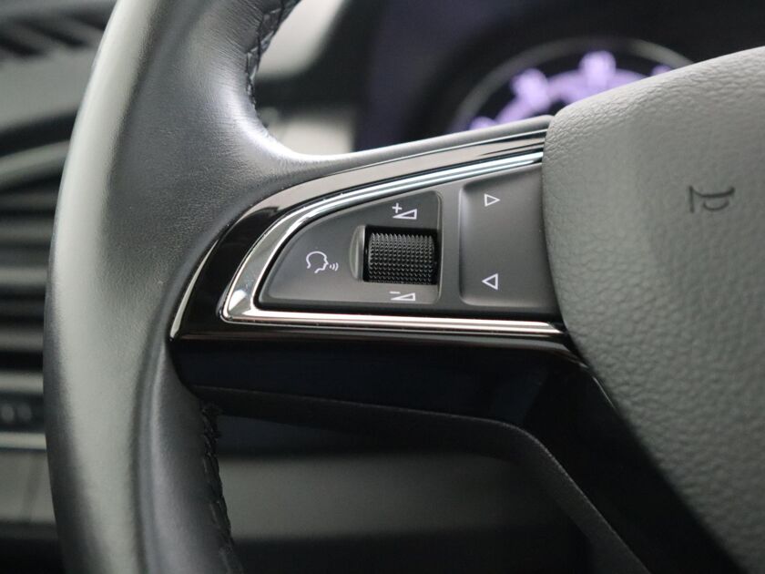Škoda Fabia Combi 1.0 Business Edition | 75 PK | DAB | Parkeersensoren | Apple CarPlay/ Android auto |  Led Verlichting | Getint Glas |