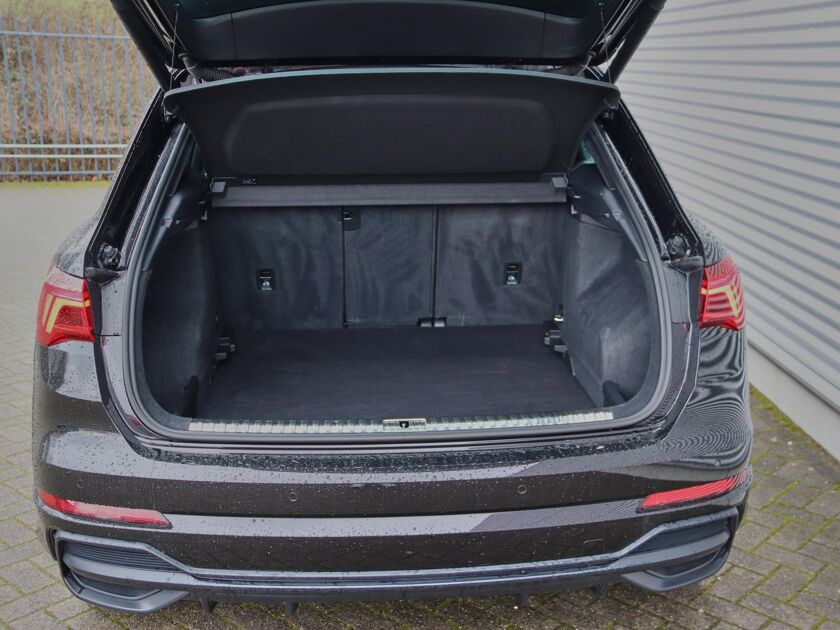 Audi Q3 45 TFSI Quattro S-Line | Parkeersensoren | Sportstoelen | Climate Control | Cruise Control |