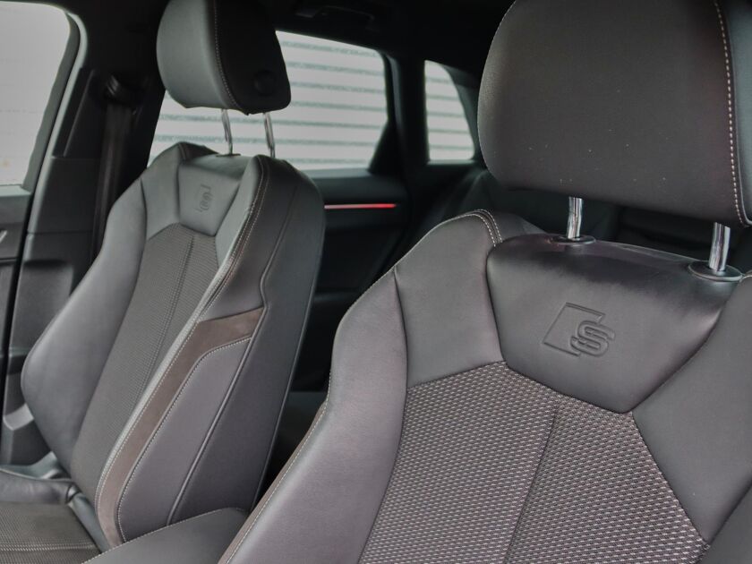 Audi Q3 45 TFSI Quattro S-Line | Parkeersensoren | Sportstoelen | Climate Control | Cruise Control |