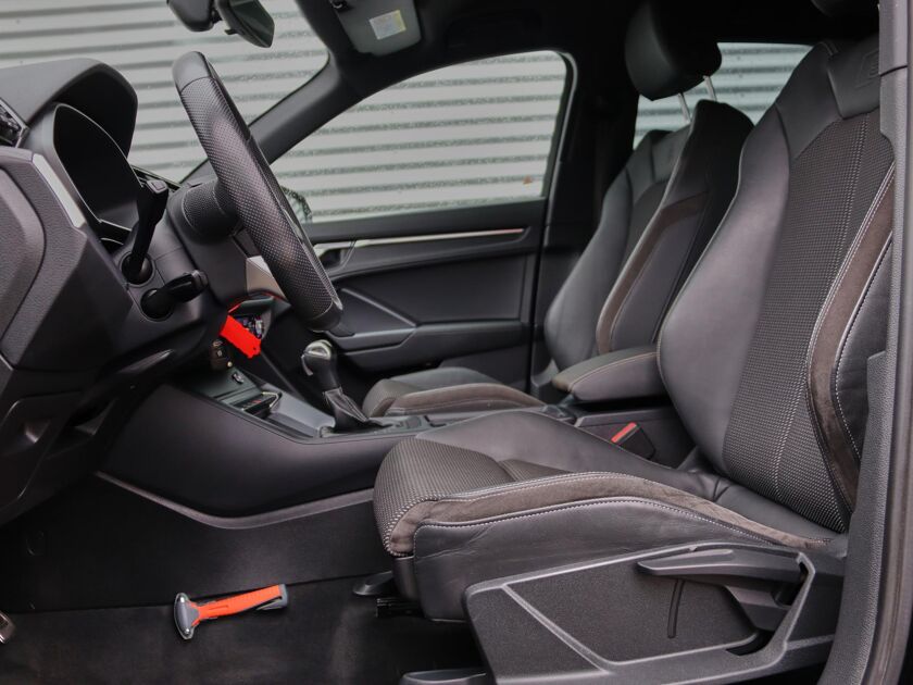 Audi Q3 45 TFSI Quattro S-Line | Parkeersensoren | Sportstoelen | Climate Control | Cruise Control |