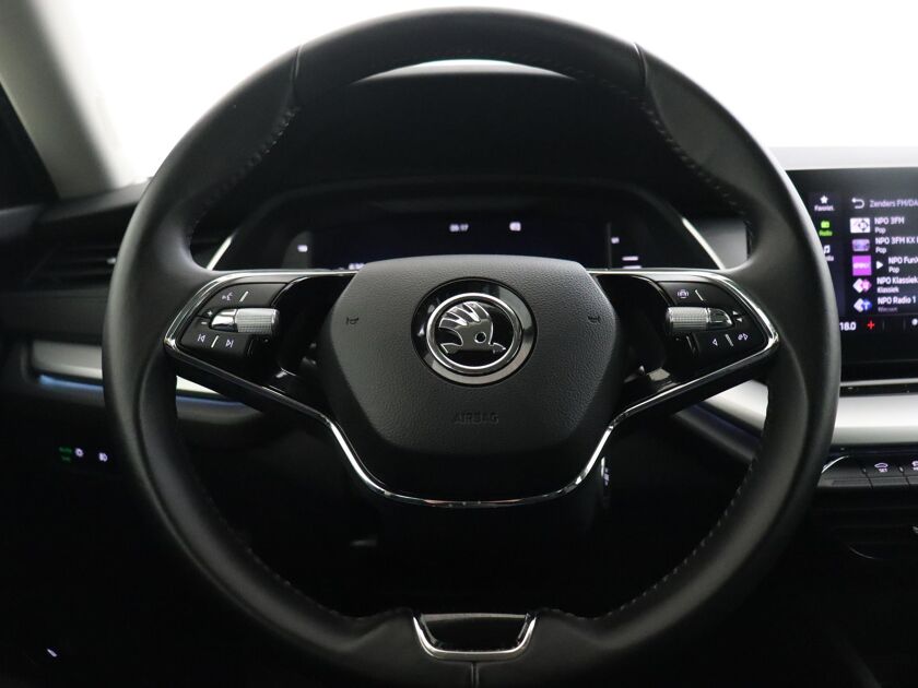 Škoda Octavia Combi 1.0 TSI Business Edition | 110 PK | Navigatie | Parkeersensoren | Apple CarPlay/ Android auto | DAB | Led Verlichting |