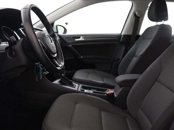Volkswagen Golf Variant 1.0 TSI Comfortline | 110 PK | Automaat | Navigatie | DAB | Parkeersensoren | Apple CarPlay/ Android auto | Velgen LM 16” |