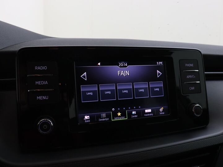 Škoda Scala Active 1.0 70 kW / 95 pk TSI Hatchback 5 versn. Ha nd